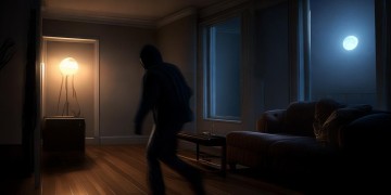 物业保安入室偷窃违法吗？